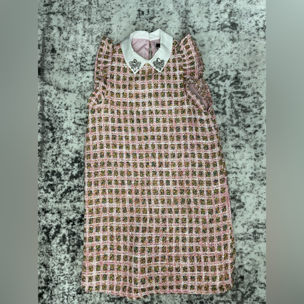 Fun and classy forever 21 dress. With BLING on collar! Size XS.